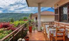 Foto Casa indipendente in vendita a Cadegliano Viconago