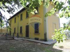 Foto Casa indipendente in vendita a Calderara Di Reno - 11 locali 574mq