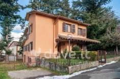 Foto Casa indipendente in vendita a Castel Del Piano - 8 locali 263mq