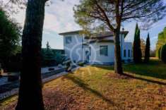 Foto Casa indipendente in vendita a Castel San Pietro Terme - 6 locali 382mq