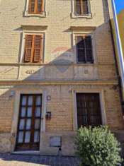 Foto Casa indipendente in vendita a Castelfidardo - 8 locali 150mq
