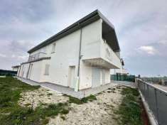 Foto Casa indipendente in vendita a Castelnovo Ne' Monti