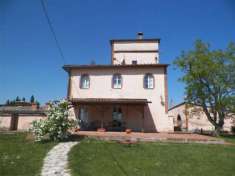 Foto Casa indipendente in vendita a Castelnuovo Berardenga - 10 locali 530mq