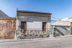 Foto Casa indipendente in vendita a Catania - 5 locali 150mq