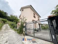 Foto Casa indipendente in vendita a Ceranesi