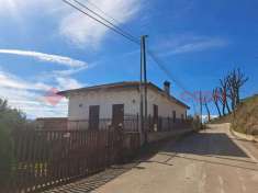 Foto Casa indipendente in vendita a Cervaro