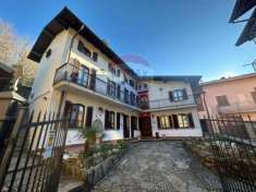 Foto Casa indipendente in vendita a Cocquio Trevisago - 9 locali 339mq