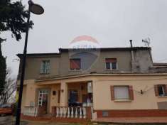 Foto Casa indipendente in vendita a Collecorvino