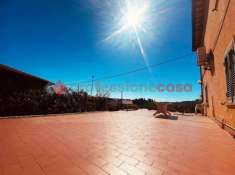 Foto Casa indipendente in vendita a Collesalvetti