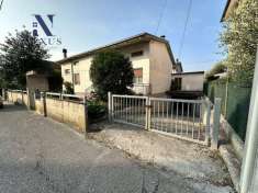 Foto Casa indipendente in vendita a Colli al Metauro