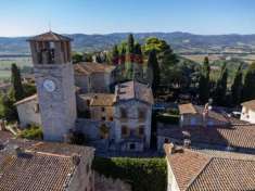 Foto Casa indipendente in vendita a Corciano - 10 locali 275mq