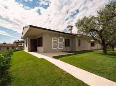 Foto Casa indipendente in Vendita a Desenzano del Garda Rivoltella del Garda