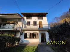 Foto Casa indipendente in vendita a Dolegna Del Collio