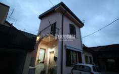 Foto Casa indipendente in vendita a Figino Serenza