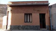 Foto Casa indipendente in vendita a Fiumefreddo Di Sicilia - 5 locali 150mq