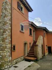 Foto Casa indipendente in vendita a Foligno - 5 locali 150mq