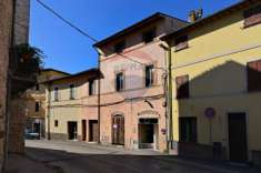 Foto Casa indipendente in vendita a Foligno - 9 locali 400mq