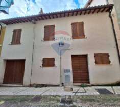 Foto Casa indipendente in vendita a Foligno
