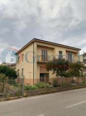 Foto Casa indipendente in vendita a Foligno