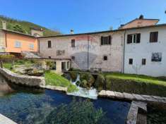 Foto Casa indipendente in vendita a Foligno