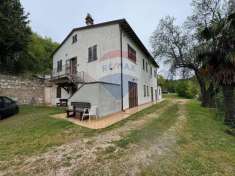 Foto Casa indipendente in vendita a Foligno