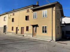 Foto Casa indipendente in vendita a Gropparello - 1 locale 180mq