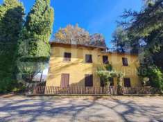 Foto Casa indipendente in vendita a Gubbio - 5 locali 150mq