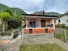 Foto Casa indipendente in vendita a Idro