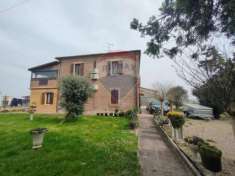 Foto Casa indipendente in vendita a Jolanda Di Savoia - 15 locali 360mq