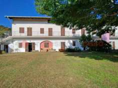 Foto Casa indipendente in vendita a Lesa - 10 locali 300mq