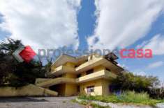 Foto Casa indipendente in vendita a Limatola - 5 locali 325mq