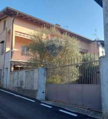 Foto Casa indipendente in vendita a Lonato