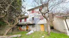 Foto Casa indipendente in vendita a Lumarzo