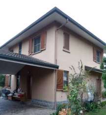 Foto Casa indipendente in Vendita a Mediglia