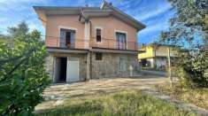 Foto Casa indipendente in vendita a Montecalvo Versiggia - 5 locali 200mq