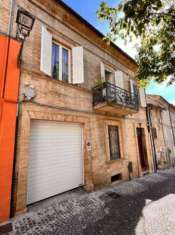 Foto Casa indipendente in vendita a Montegiorgio - 8 locali 180mq