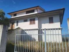 Foto Casa indipendente in vendita a Montesilvano - 10 locali 350mq