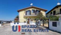 Foto Casa indipendente in vendita a Montesilvano - 4 locali 140mq