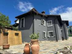 Foto Casa indipendente in vendita a Montu' Beccaria - 7 locali 250mq