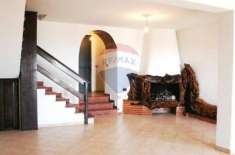 Foto Casa indipendente in vendita a Motta Sant'Anastasia - 11 locali 300mq