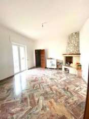 Foto Casa indipendente in vendita a Neviano - 5 locali 173mq
