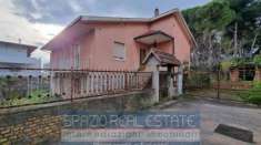 Foto Casa indipendente in vendita a Pescara - 10 locali 243mq