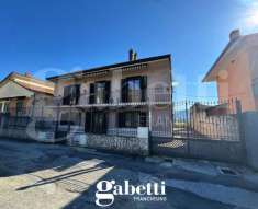 Foto Casa indipendente in vendita a Piana Di Monte Verna