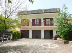 Foto Casa indipendente in vendita a Pozzilli - 9 locali 259mq
