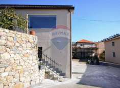 Foto Casa indipendente in vendita a Quiliano