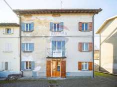Foto Casa indipendente in vendita a Reggio Emilia - 10 locali 175mq