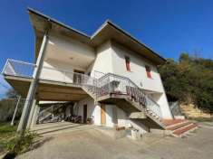 Foto Casa indipendente in vendita a Rosciano - 8 locali 173mq