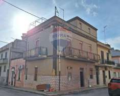 Foto Casa indipendente in vendita a Rosolini