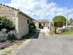 Foto Casa indipendente in vendita a Rosolini