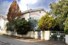 Foto Casa indipendente in vendita a San Costanzo - 8 locali 306mq